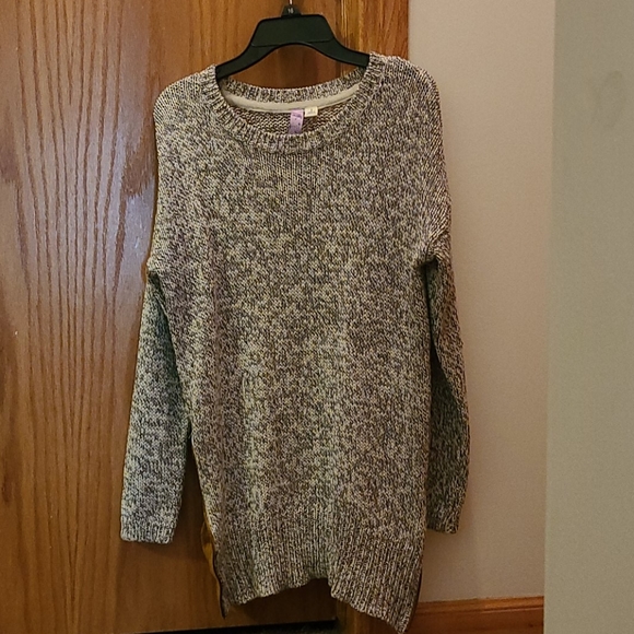 Unique knit sweater with side zippers - Picture 6 of 6